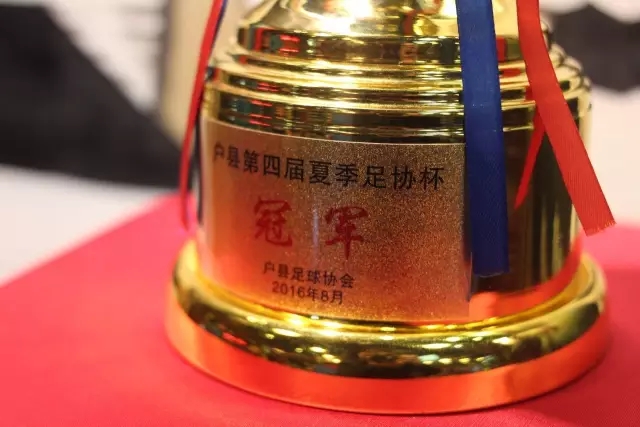 速度保存！佩德里兑现承诺将头发染成白色：一小时后我就删帖